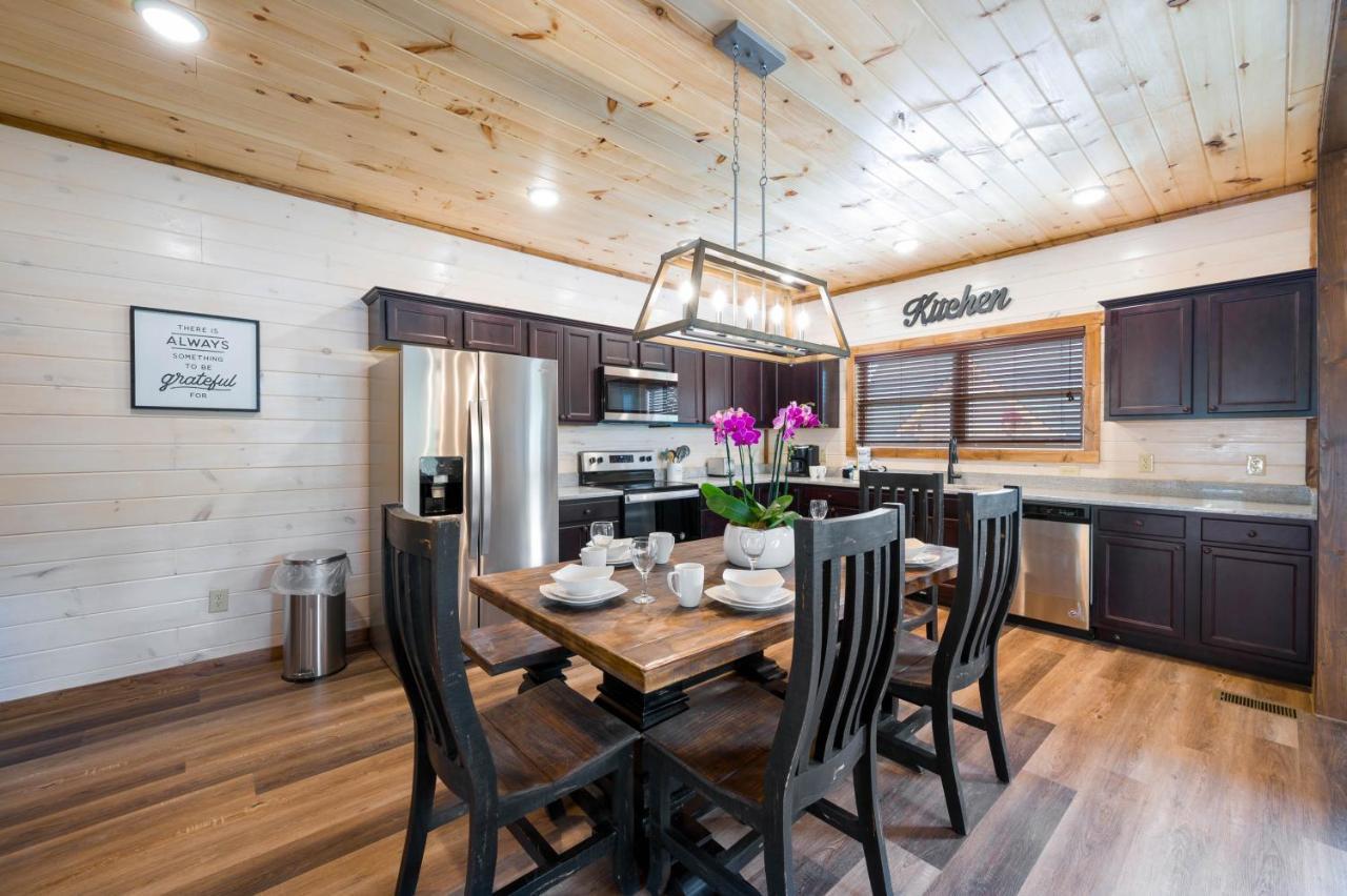 Osprey Nest Cottage Modern New Cabin Піджен-Фордж Екстер'єр фото